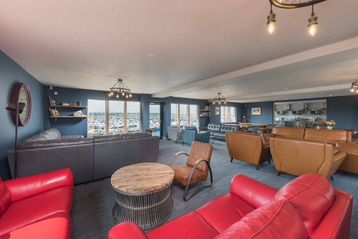 Radcliffes Lodge - plenty of comfy seating